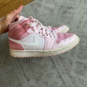 Digital pink Air Jordan 1